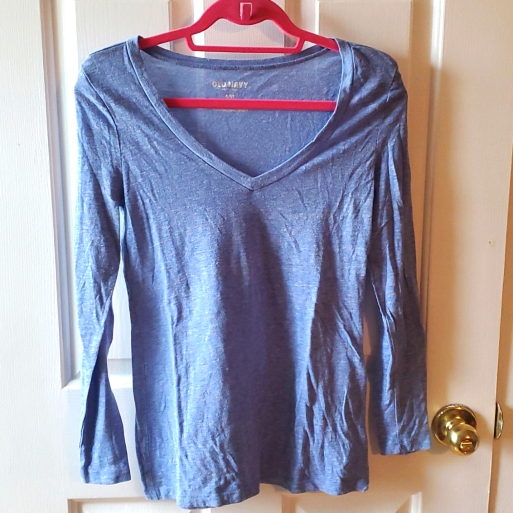 Old navy blue t shirt